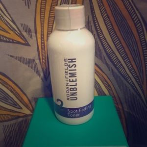 Rodan and Fields UNBLEMISH Spot Fading Toner